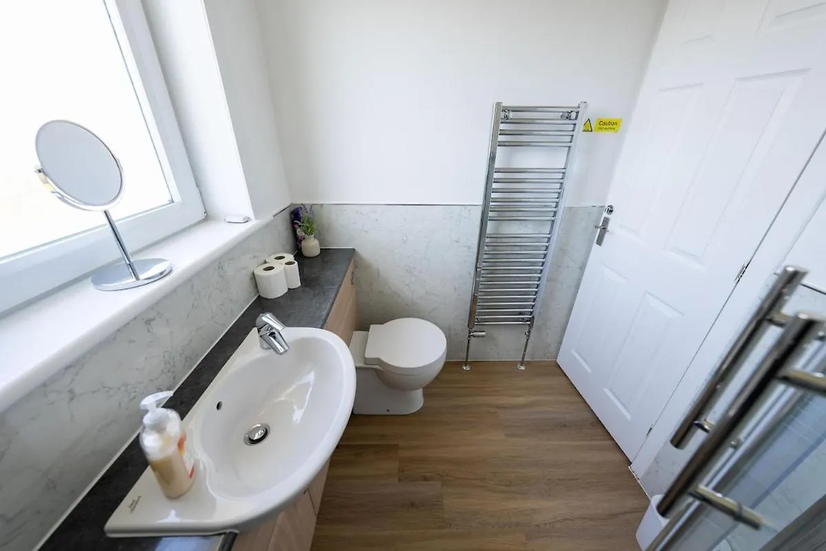 Apartment Spacious 3 Bed House With Parking In Aberdeen United Kingdom